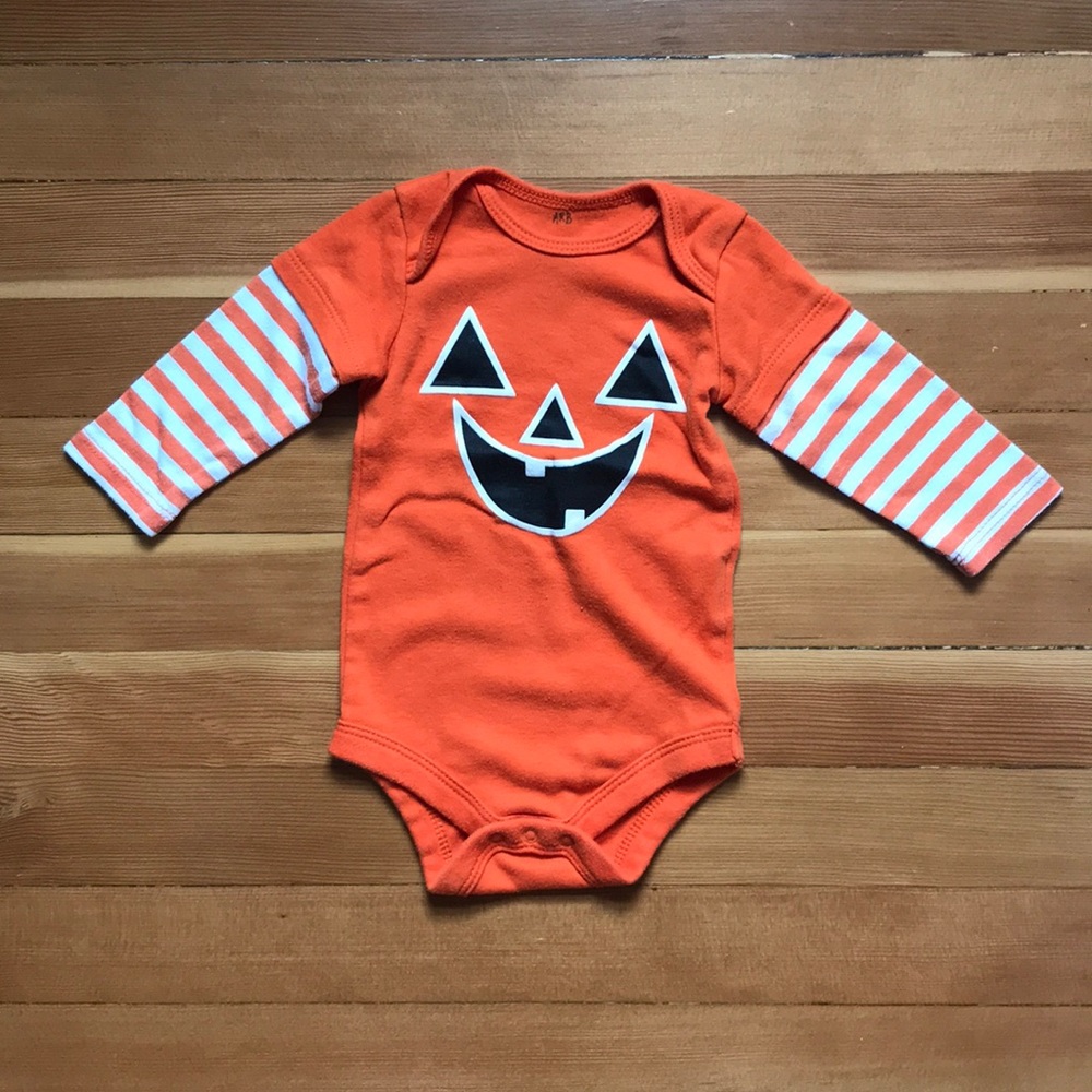 Pumpkin 🎃 Halloween Long Sleeve Onesie  3-6 mos.